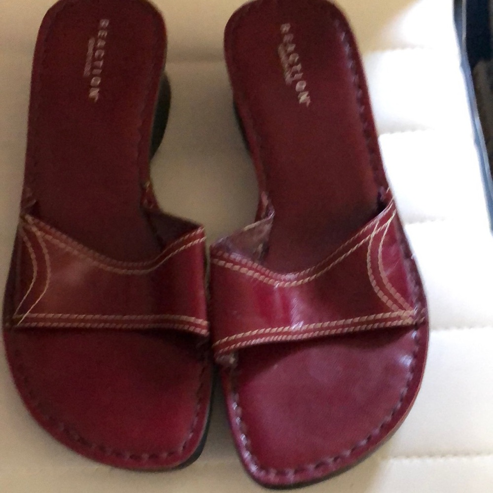 Kenneth Cole Red Leather Sandals Minimalist Slip-On Design